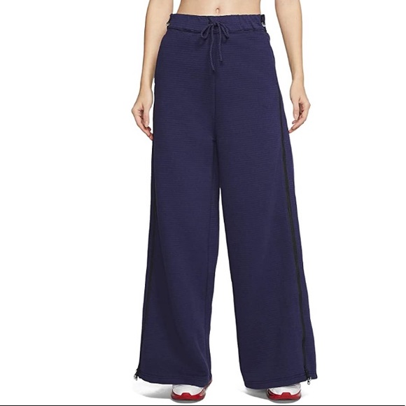 Nike Pants - Nike Sportswear City Ready Women's Fleece Pants